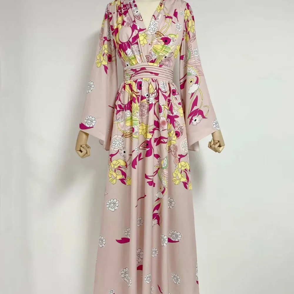 2023 Nuovo abito con scollo a V alla moda autunnale Gonna lunga snellente in vita a maniche lunghe stampata elegante retrò