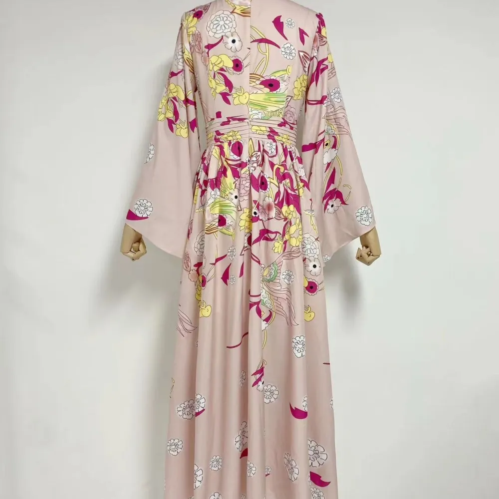 2023 Nuovo abito con scollo a V alla moda autunnale Gonna lunga snellente in vita a maniche lunghe stampata elegante retrò