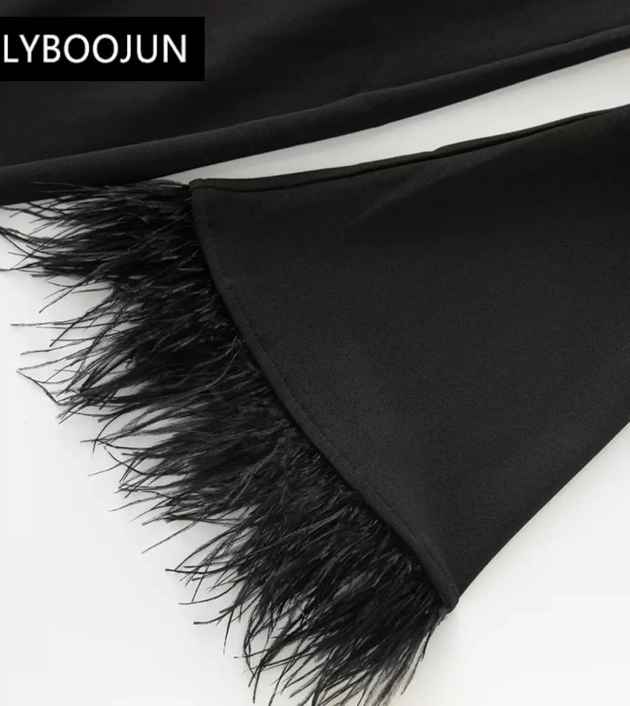 Abito firmato da passerella Abito da donna in autunno Colletto quadrato Manica svasata Nappa Slim Balck Midi Abiti a matita Abit