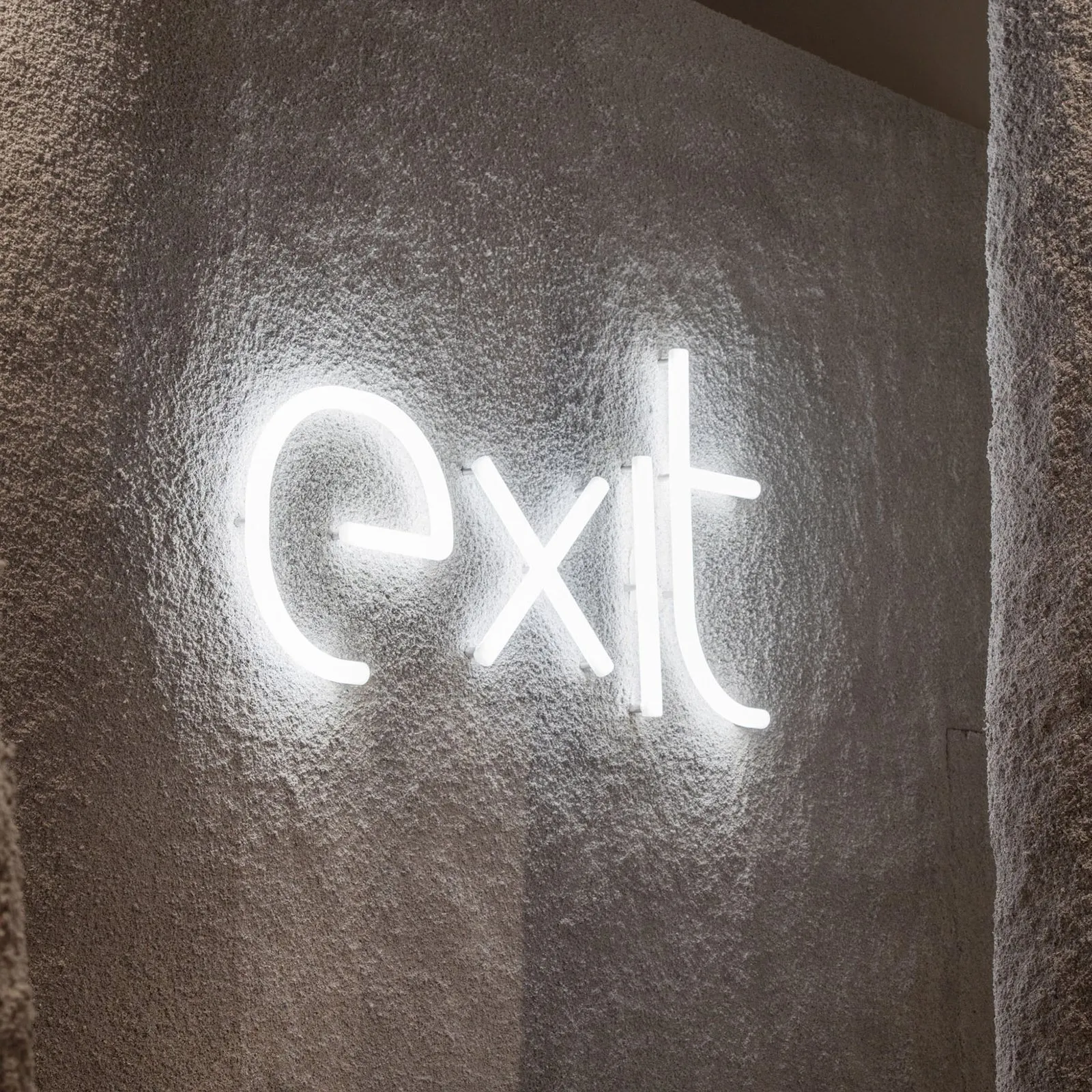 Artemide Alphabet of Light parete minuscola h