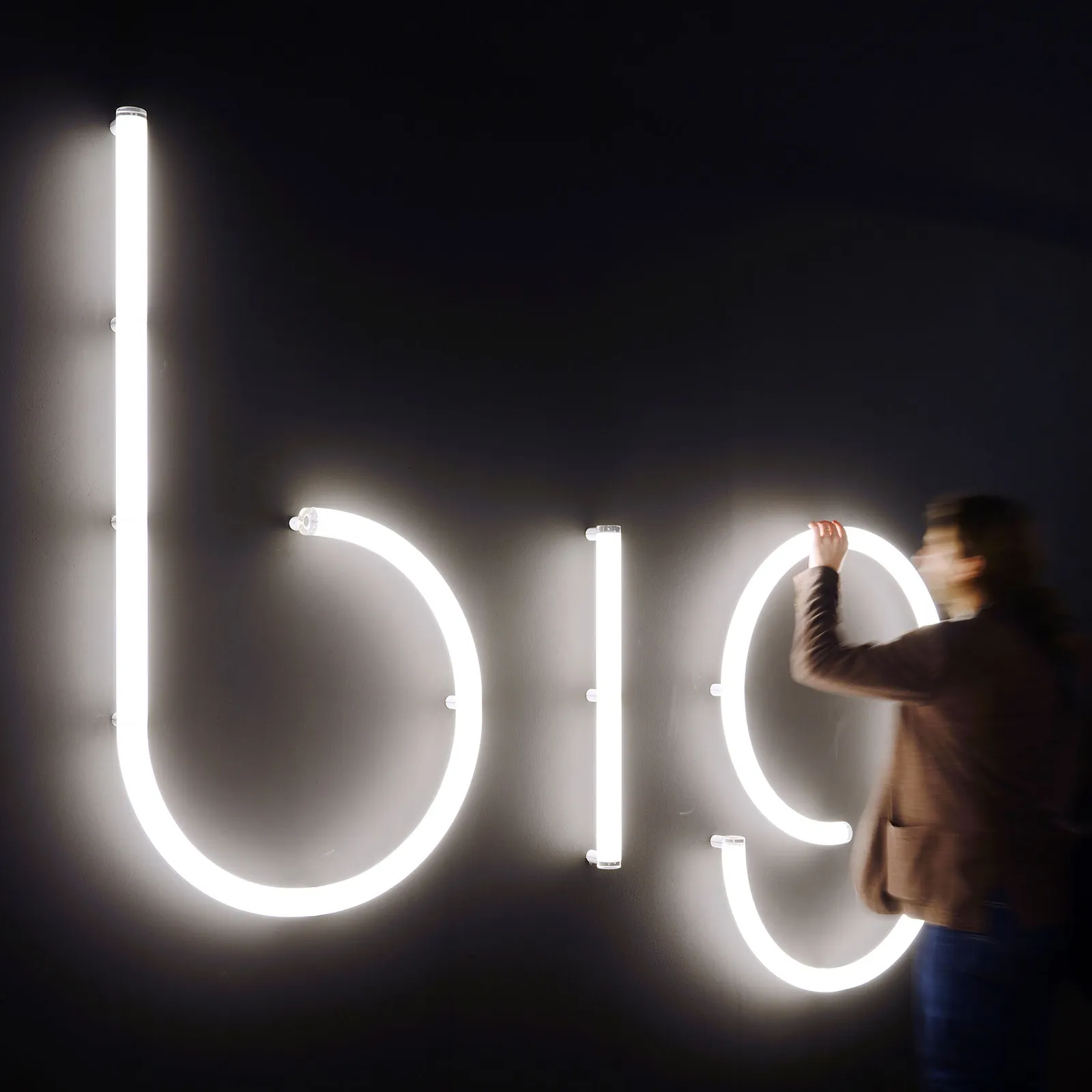 Artemide Alphabet of Light parete minuscola h