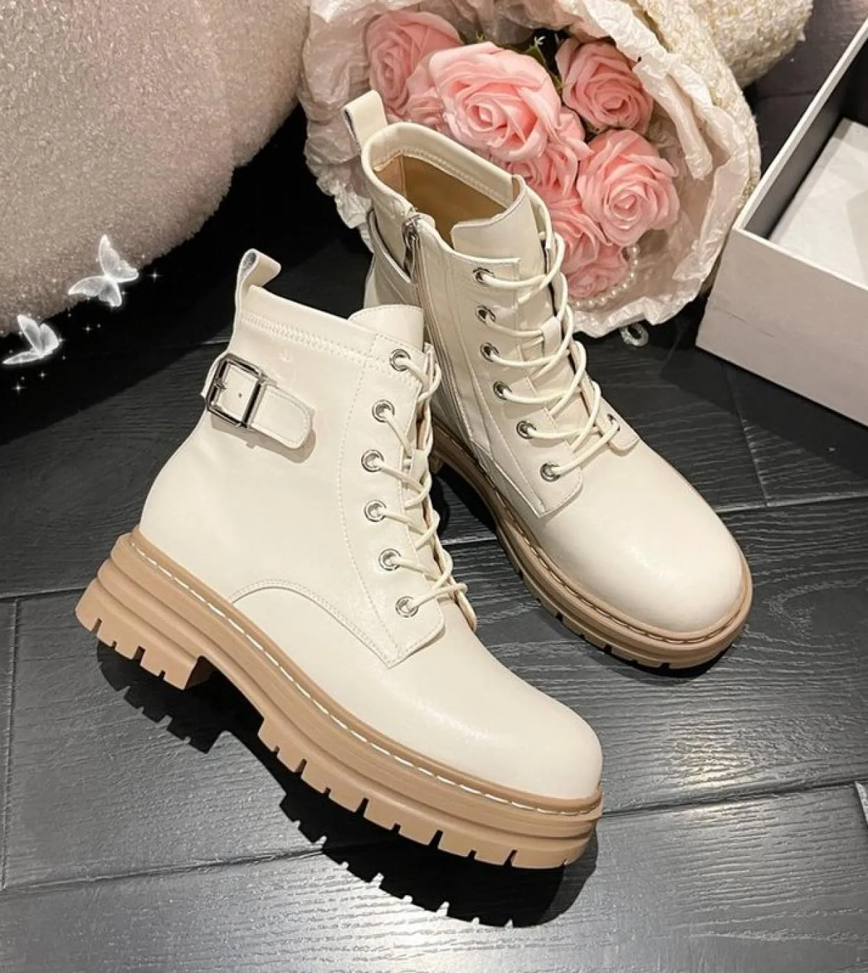 Autunno Lace Up Scarpe da donna Scarpe con plateau per stivali da donna Spedizione gratuita Stivali sportivi neri di lusso da do