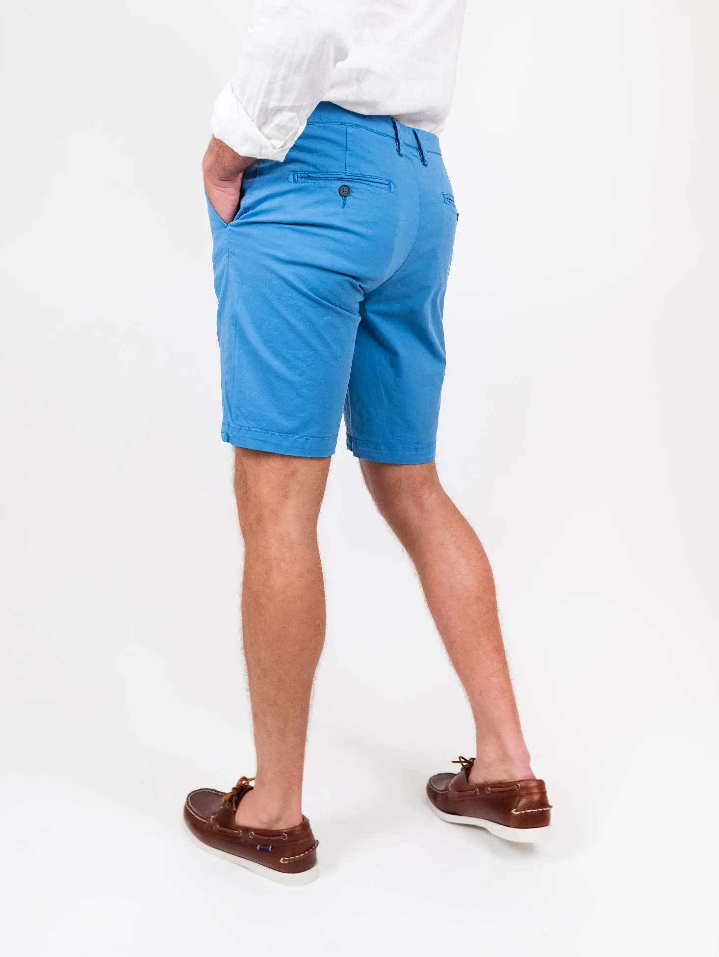 Bermuda in cotone tinta unita bluette