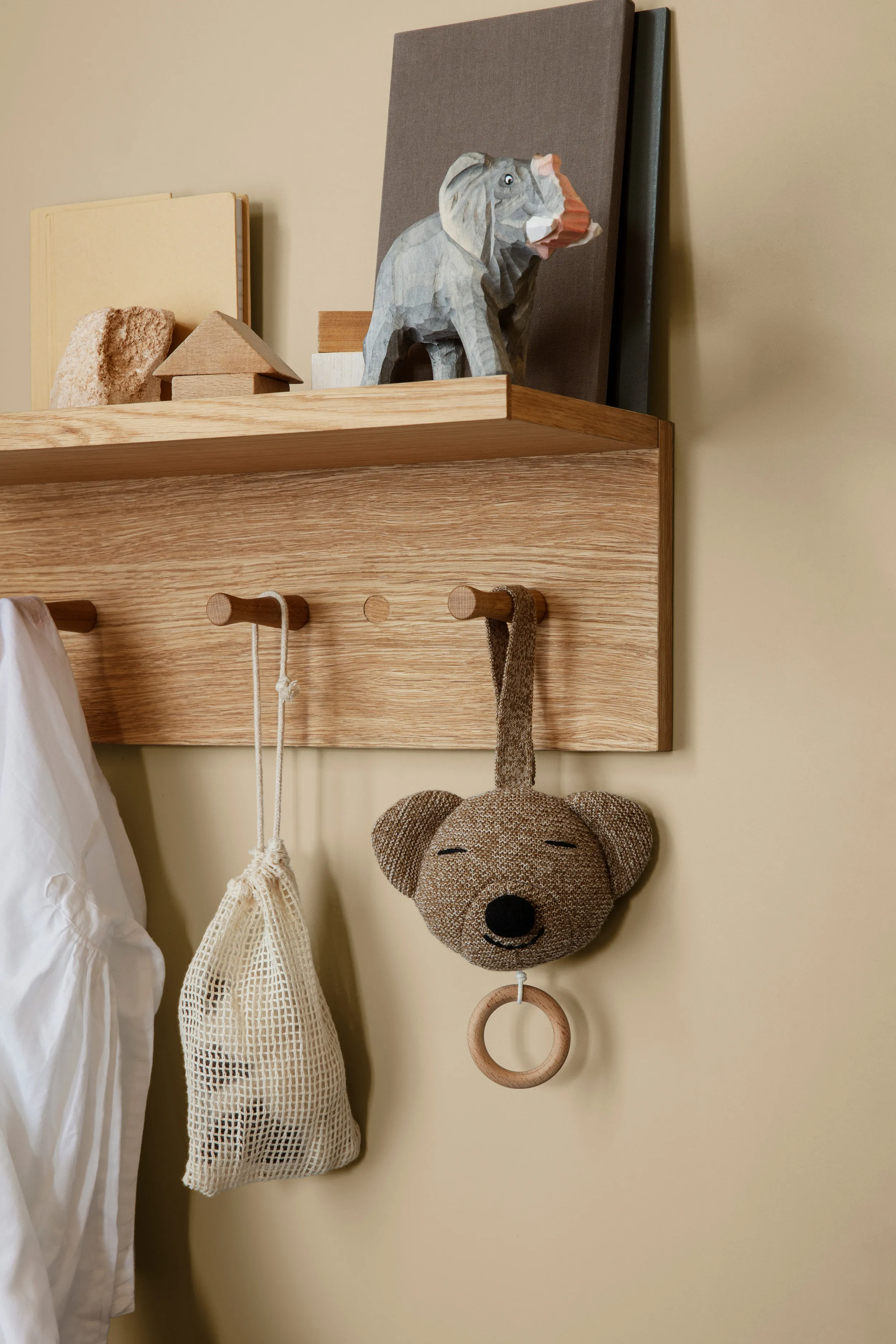 Ganci e mensola in rovere Place Rack.jg{font-size:18px}Piccolo