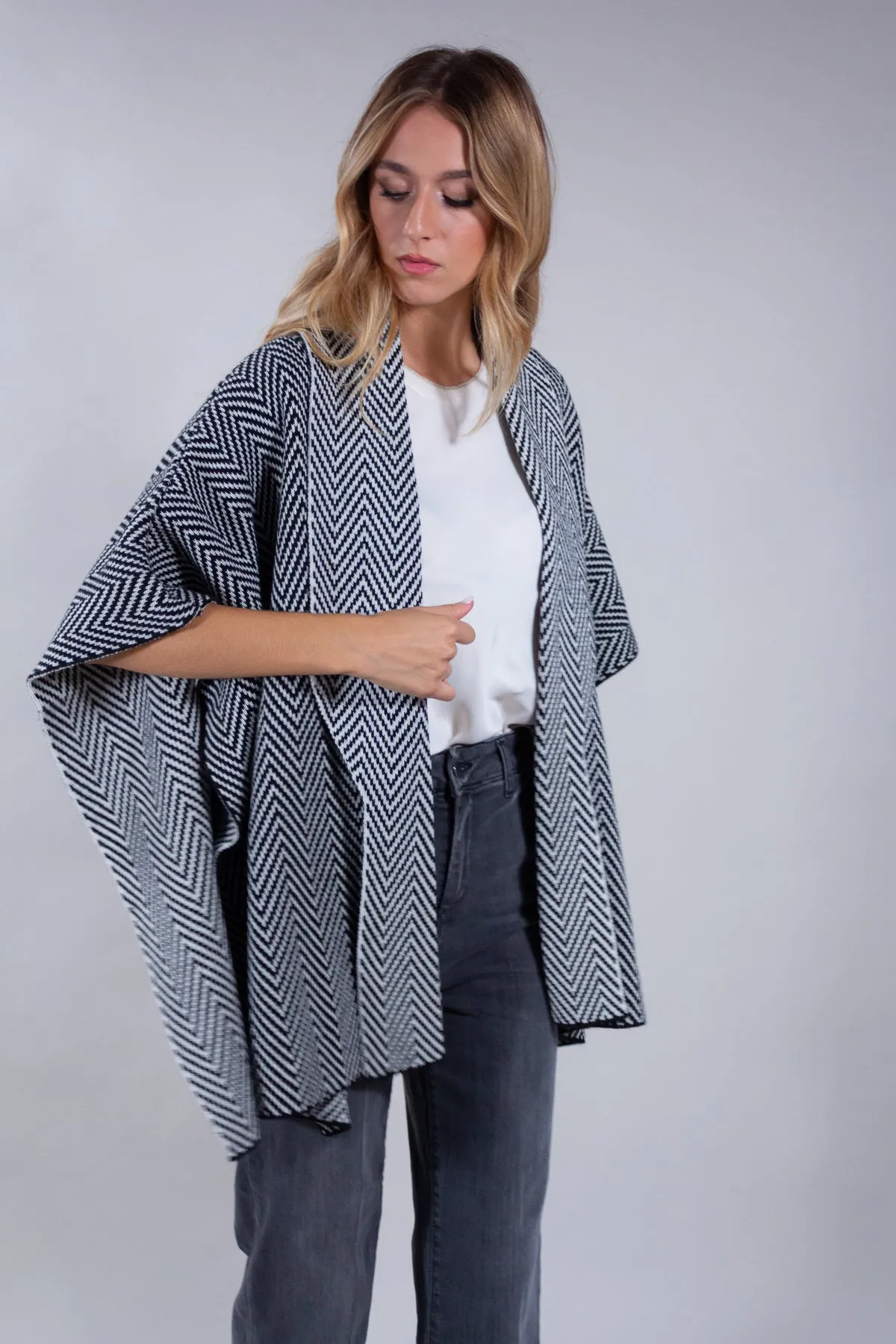 KNITCAPE RUANA