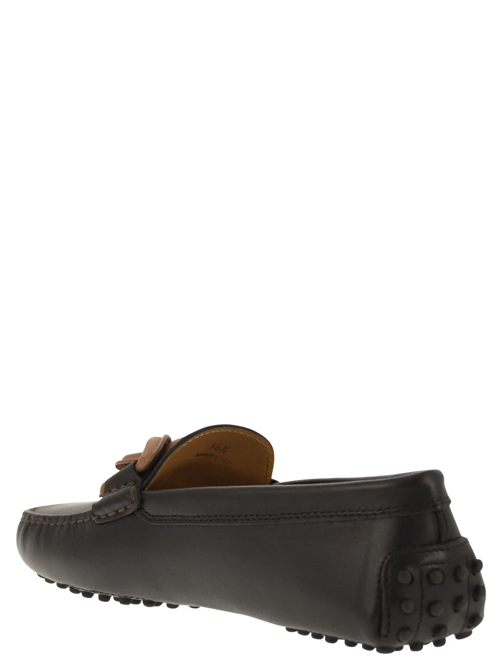 Mocassino con catena in pelle