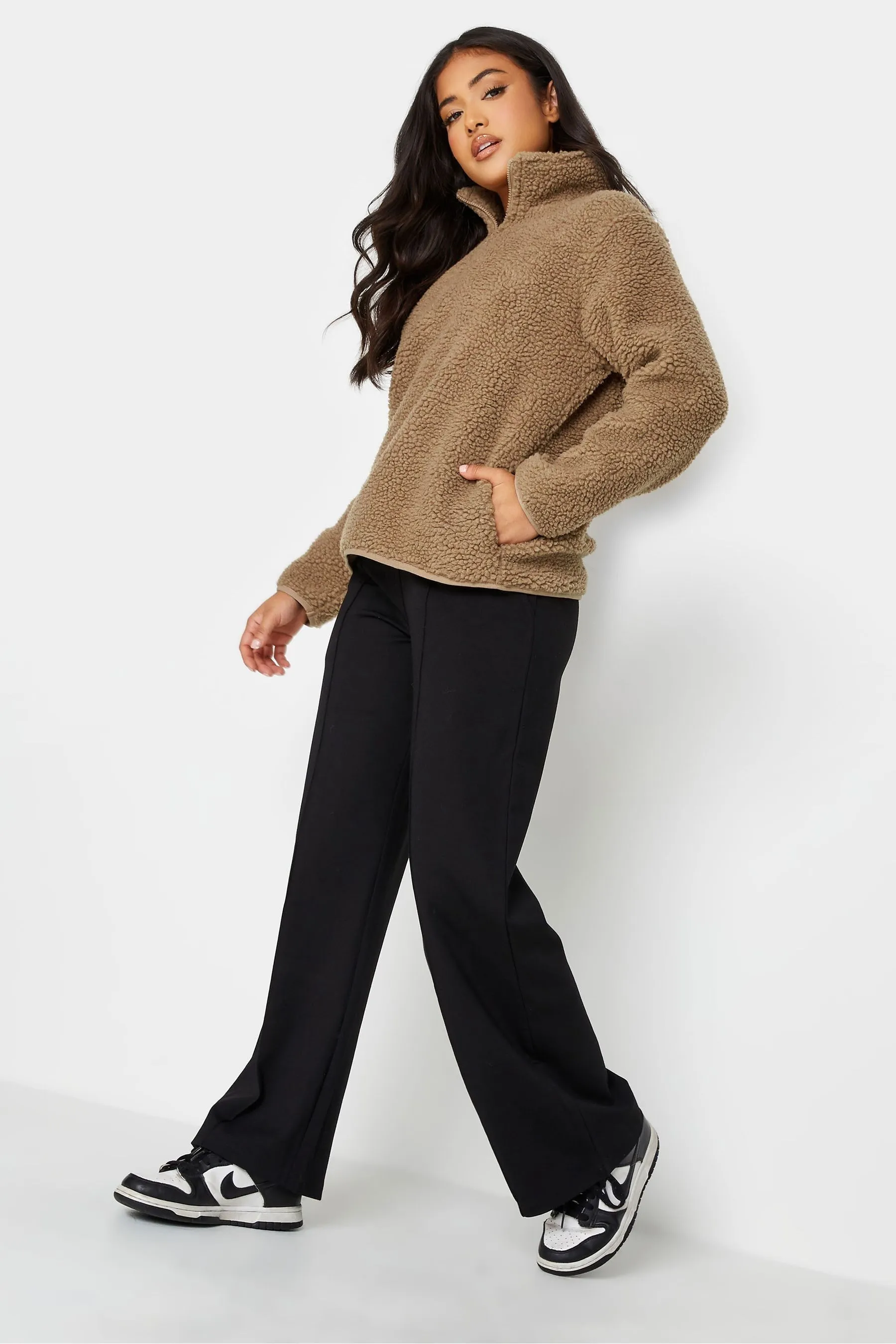 PixieGirl Petite - Top in sherpa con mezza zip