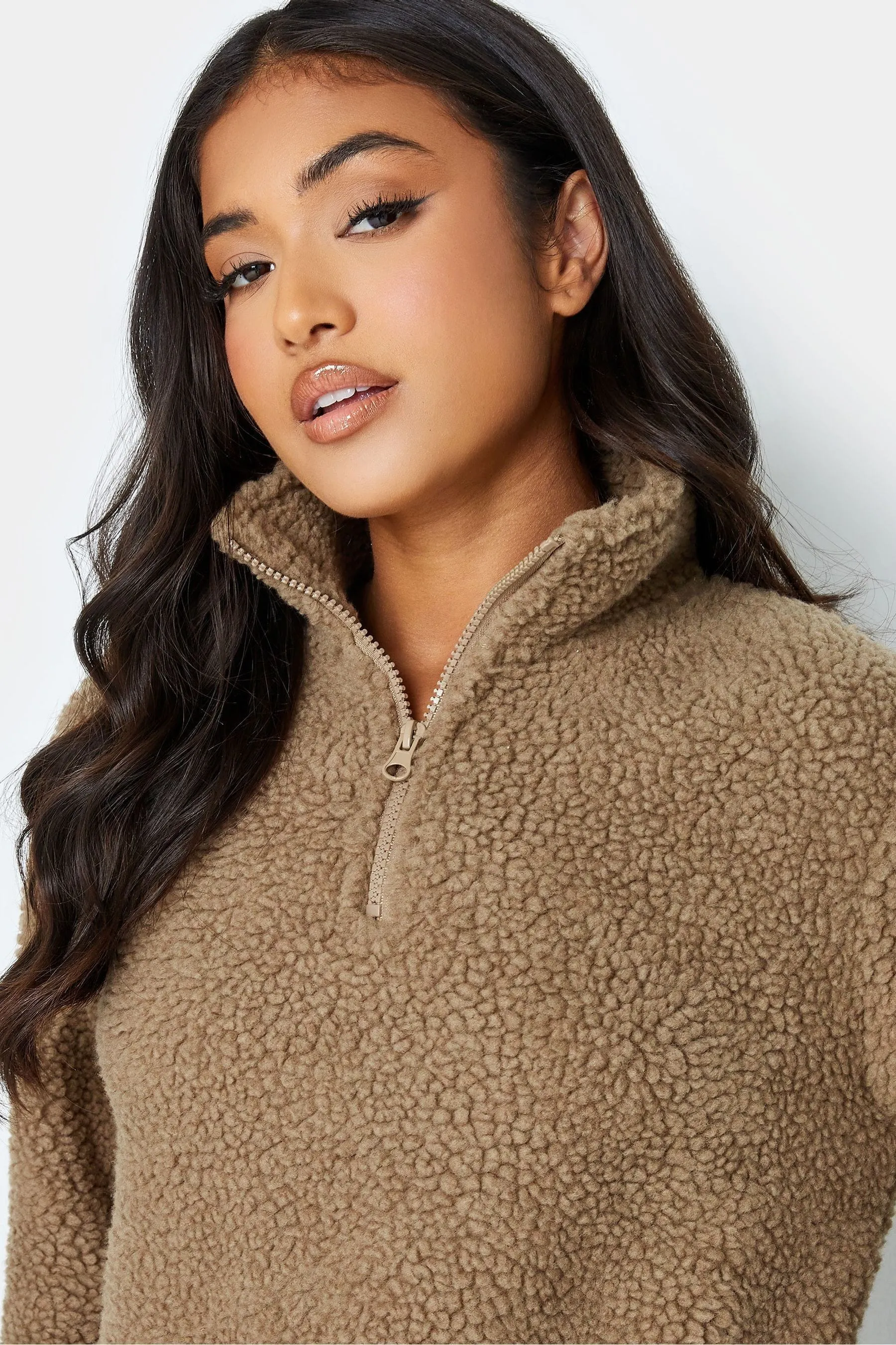 PixieGirl Petite - Top in sherpa con mezza zip