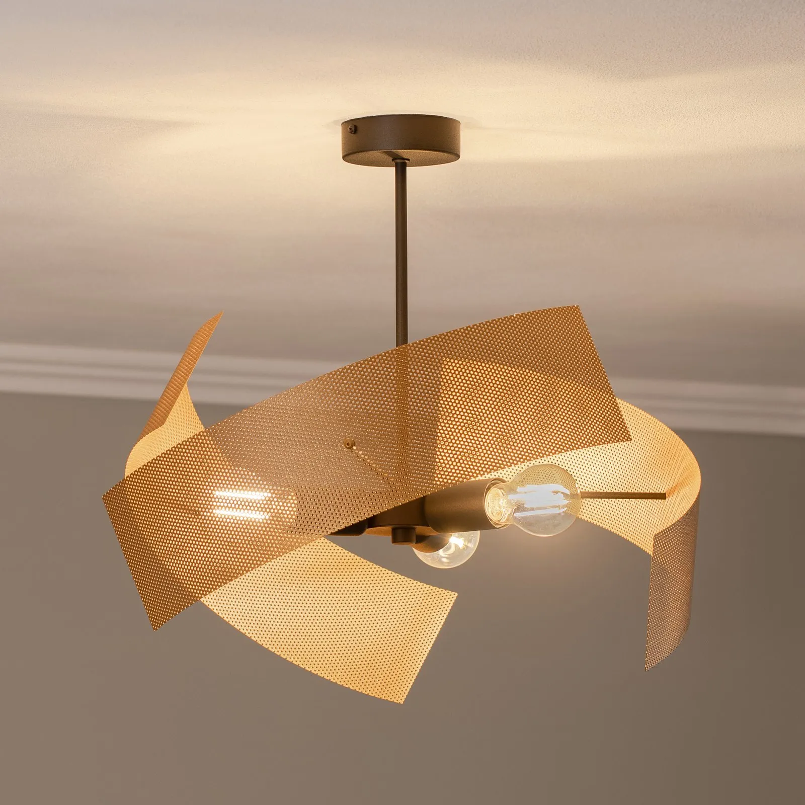 Plafoniera Moira, oro/nero, Ø 47 cm, a 3 luci