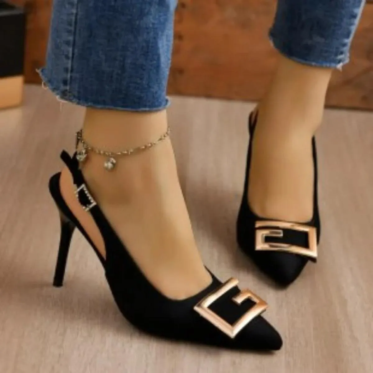 Sandali con tacco da donna estivi Sandali con tacco alto Décolleté con replica Lady Designer di lusso con tacco medio basso Scar