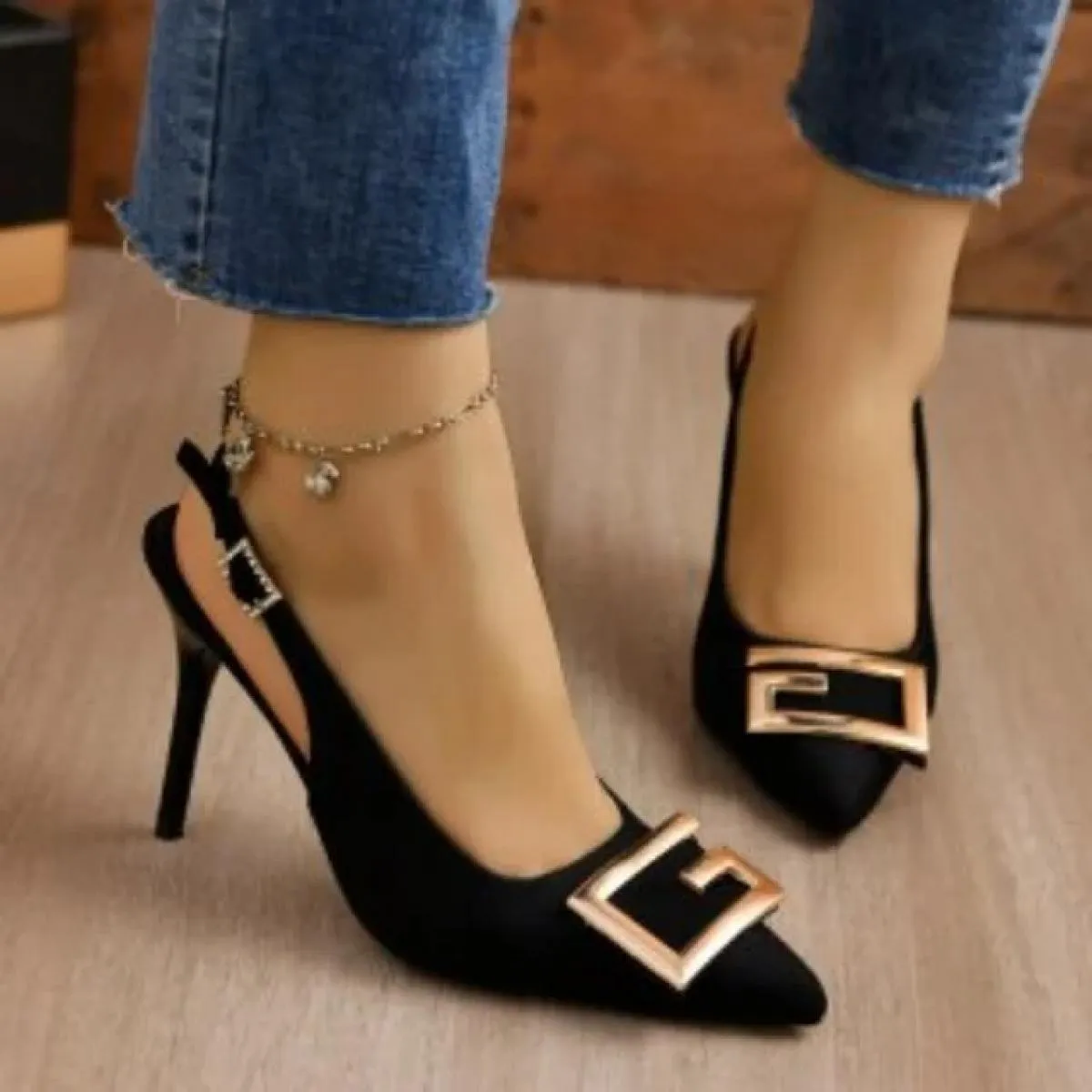 Sandali con tacco da donna estivi Sandali con tacco alto Décolleté con replica Lady Designer di lusso con tacco medio basso Scar