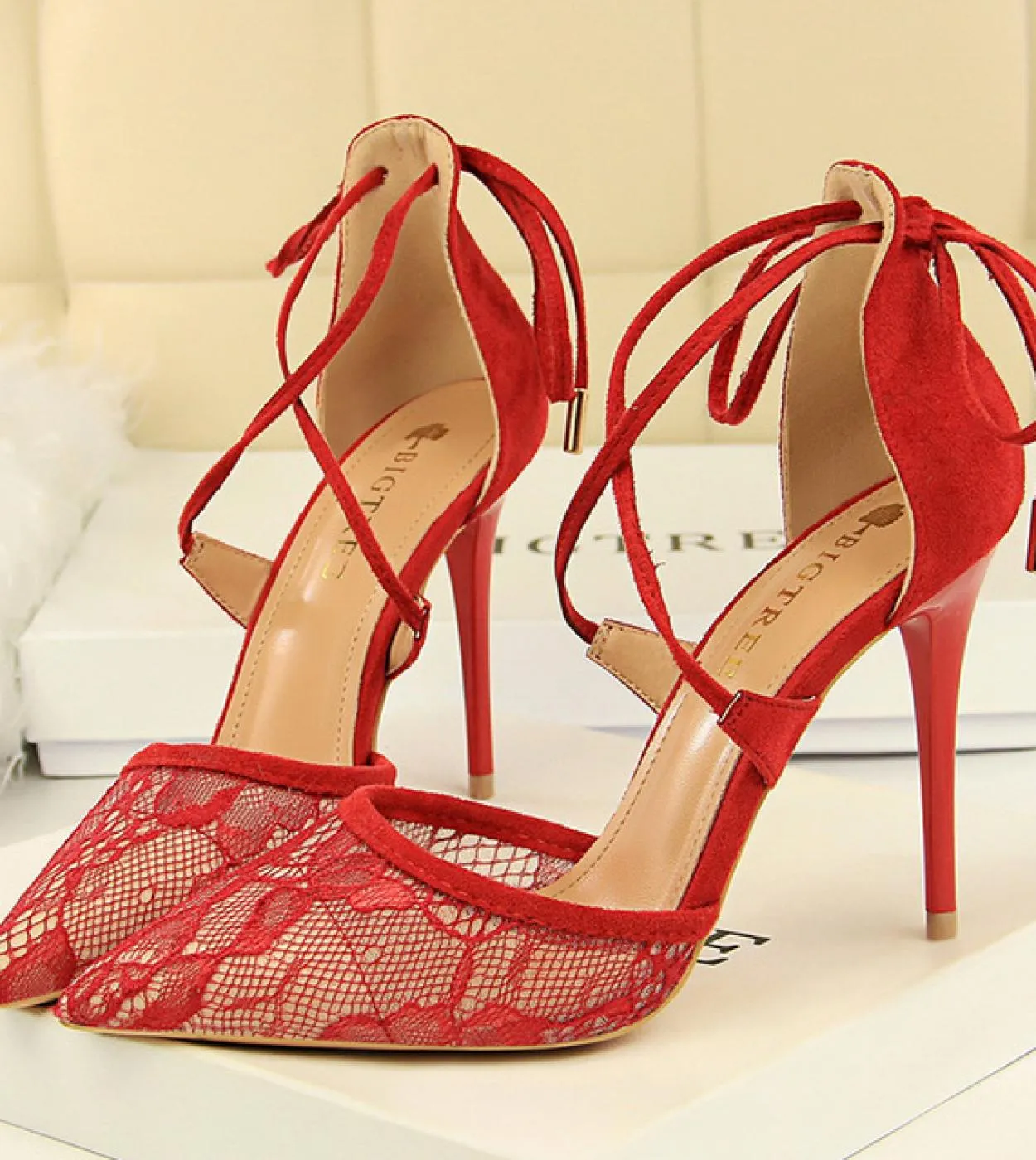 Sandali gladiatore con cinturino in pizzo Sandali con tacco alto Sandali con tacco alto Donna