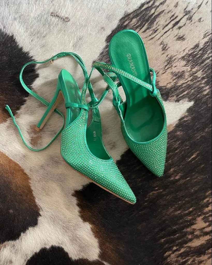 Scarpa con tacco slingback con brillantini VERDE.
