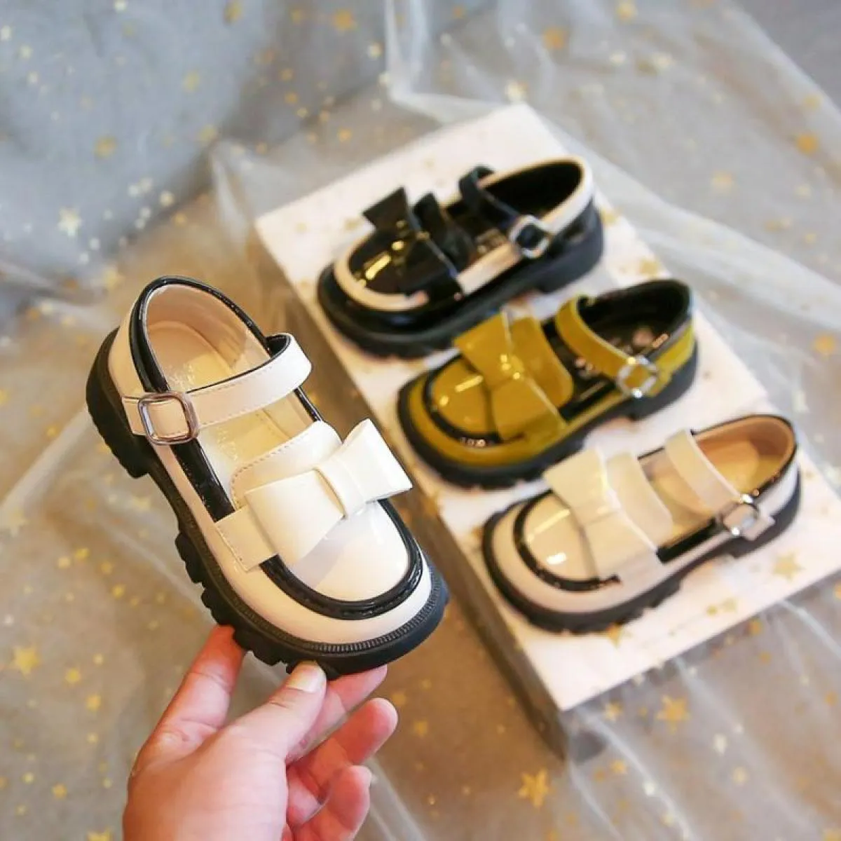 Scarpe per bambini stile Inghilterra in pelle verniciata lucida Ragazze 2022 nuovi arrivi Scarpe casual con plateau bordate per