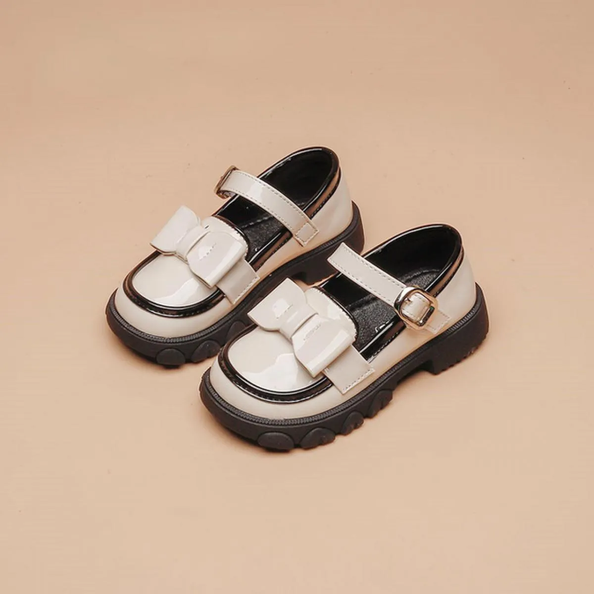 Scarpe per bambini stile Inghilterra in pelle verniciata lucida Ragazze 2022 nuovi arrivi Scarpe casual con plateau bordate per