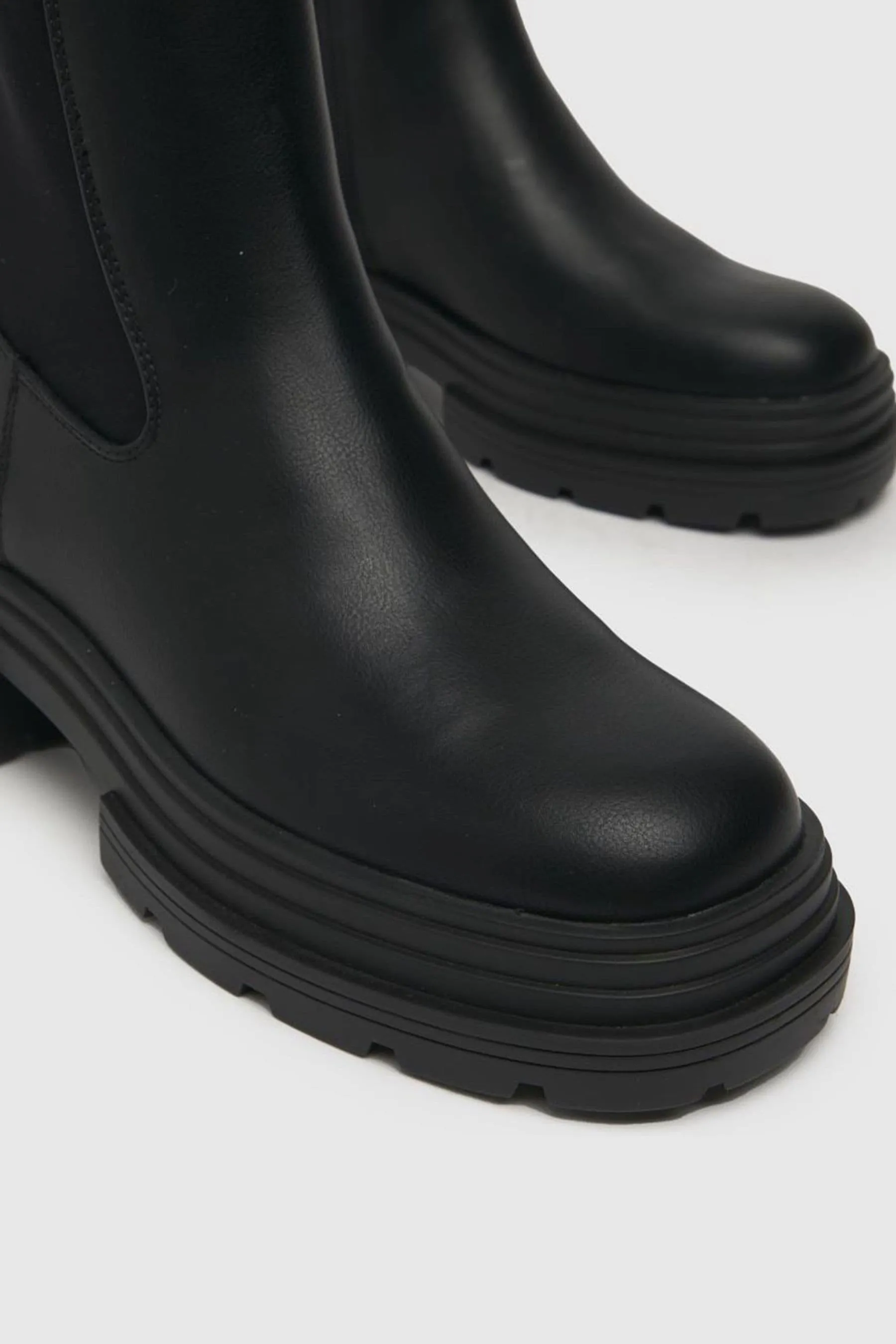 Schuh - Alessia - Stivali a calzini sul retro con suole spesse